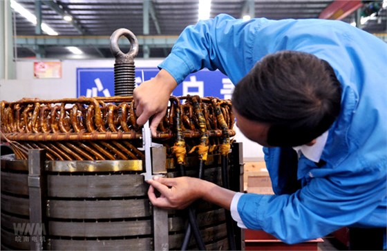 皖南電機檢測人員仔細檢測高壓電機定子定位尺寸 皖南電機檢測人員仔細檢測高壓電機定子定位尺寸