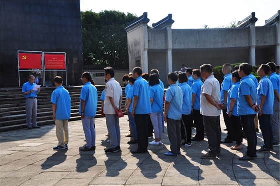 皖南電機(jī)黨委書記管兵在作講話 皖南電機(jī)黨委書記管兵在作講話