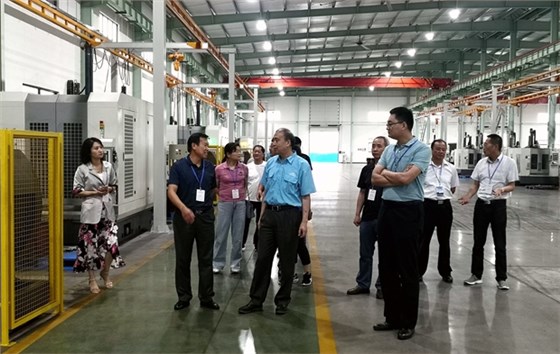 全椒縣政協(xié)副主席姜志山帶領(lǐng)該縣政協(xié)考察團(tuán)來我公司參觀考察。