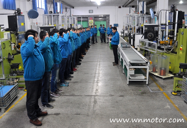 皖南電機(jī)班前會(huì)又添新內(nèi)容 皖南電機(jī)班前會(huì)又添新內(nèi)容